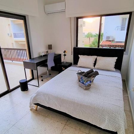 Cozy Beach Apt / 100 Mbit+ Netflix / Near Airport Larnaca Luaran gambar