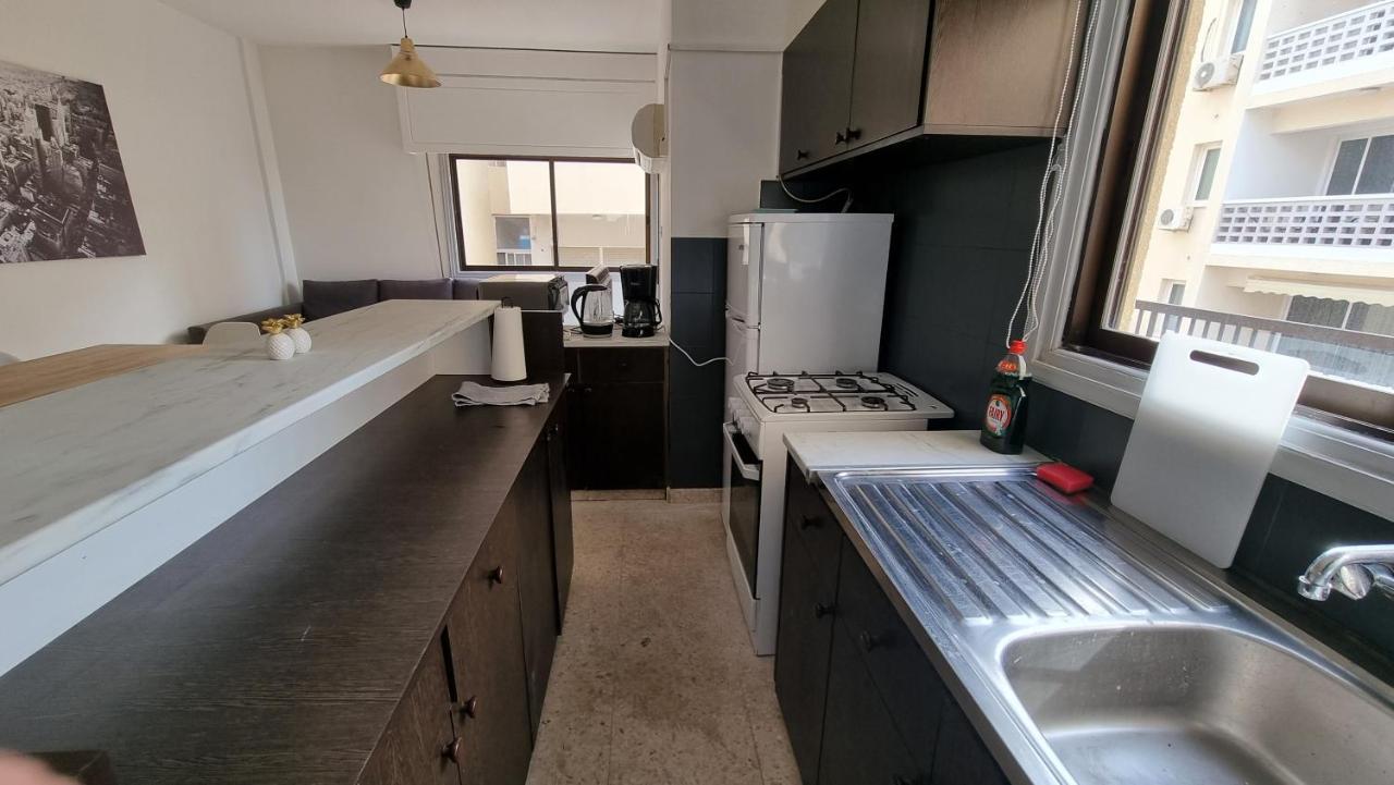 Cozy Beach Apt / 100 Mbit+ Netflix / Near Airport Larnaca Luaran gambar