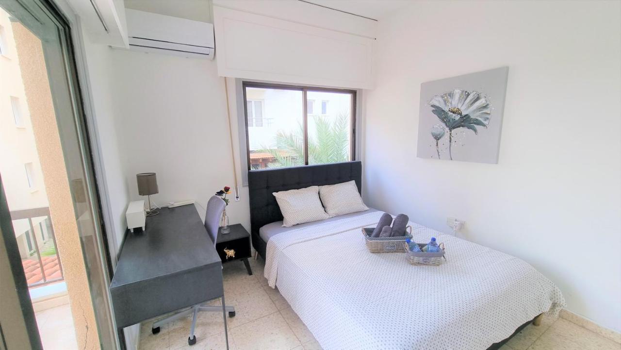 Cozy Beach Apt / 100 Mbit+ Netflix / Near Airport Larnaca Luaran gambar