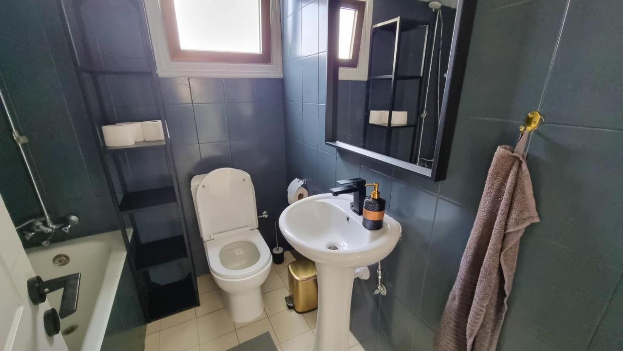 Cozy Beach Apt / 100 Mbit+ Netflix / Near Airport Larnaca Luaran gambar